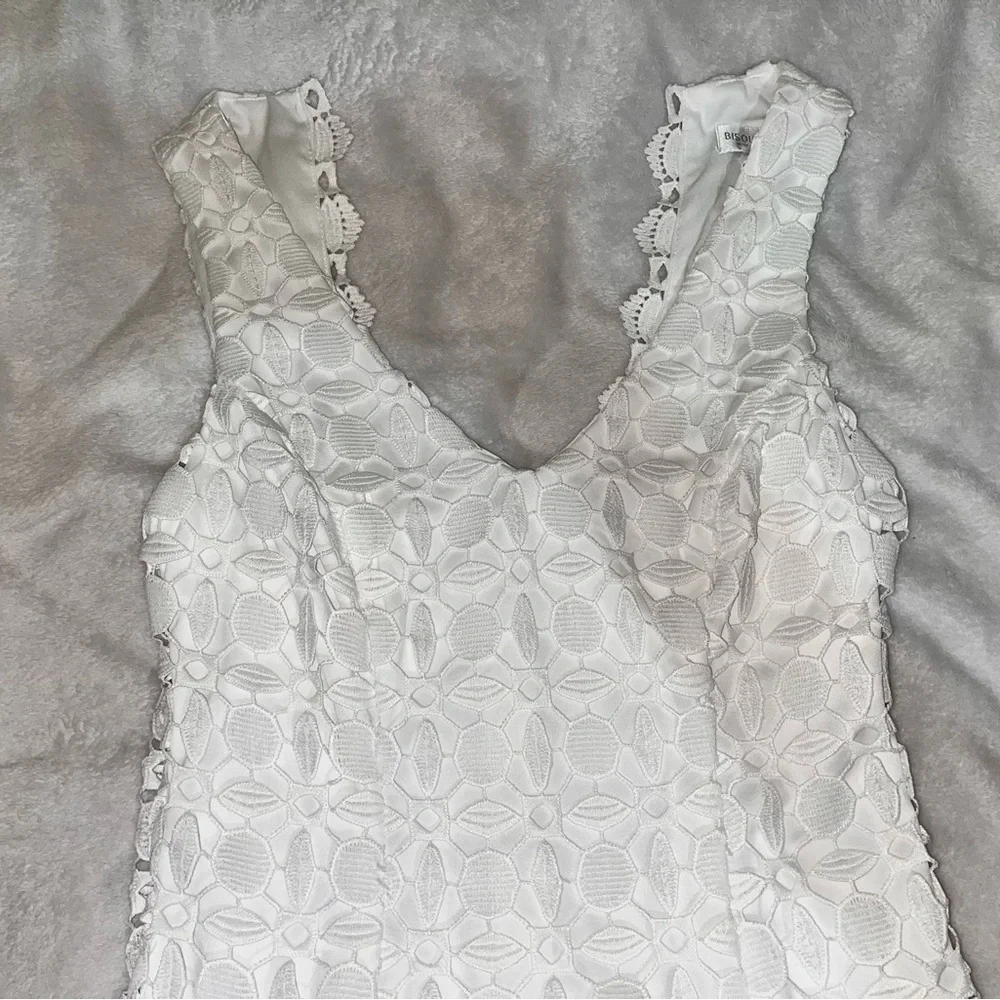 Bisou Bisou Ivory Lace Detail Midi Dress Size 6 Beautiful, Corset Back Split Hem